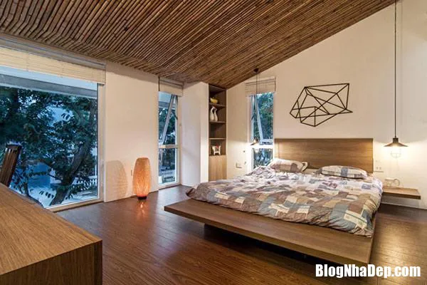 Ngôi nhà có cách sử dụng gỗ tự nhiên làm trần nhà đáng học hỏi