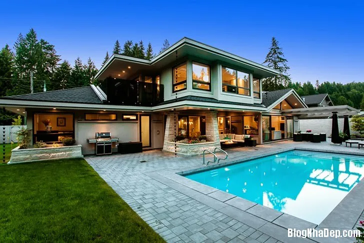 Ngôi nhà theo phong cách đương đại tại Phía Tây Vancouver, Canada
