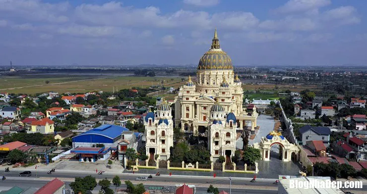Tòa lâu đài nguy nga tại Ninh Bình bị nhầm lẫn với tòa nhà Quốc hội