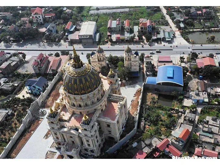 Tòa lâu đài nguy nga tại Ninh Bình bị nhầm lẫn với tòa nhà Quốc hội