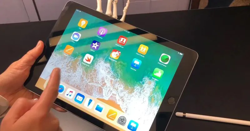 Bật mí cách khắc phục màn hình iPad bị đốm đen hiệu quả nhất 2024