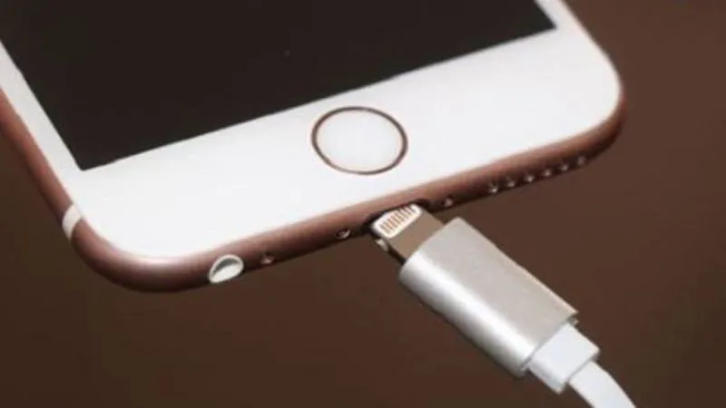 Hướng dẫn sửa lỗi iPhone sạc không vào pin hiệu quả nhất 2024